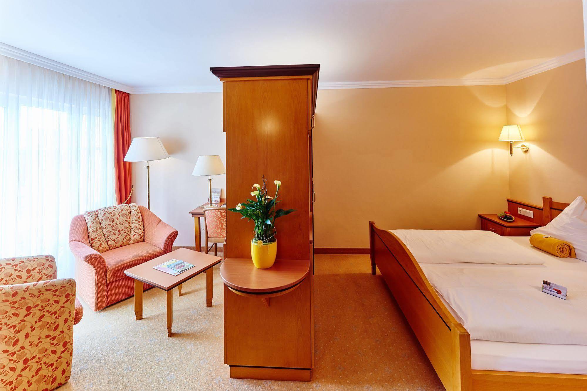 Akzent Hotel Bayerwald-Residenz Neukirchen  Esterno foto